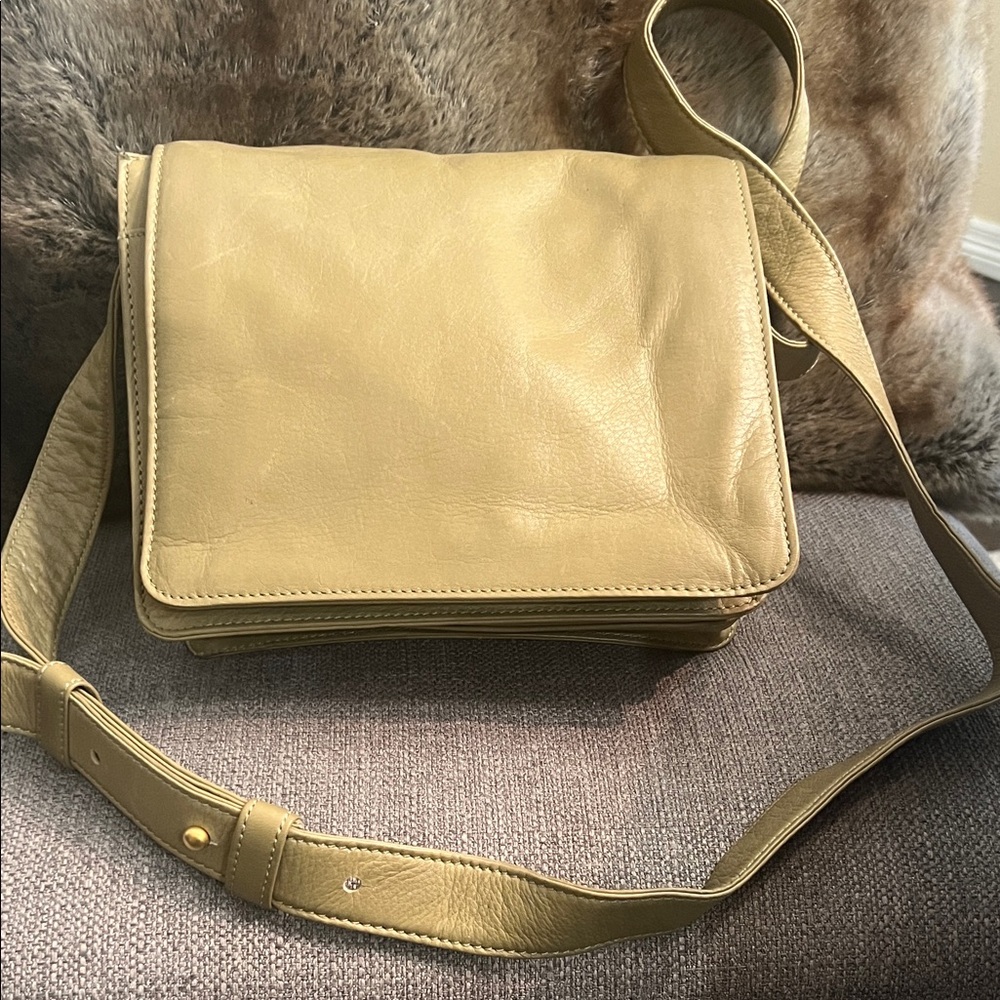 Vintage, Donna Karen Stylish Tan Leather Messenger Bag
